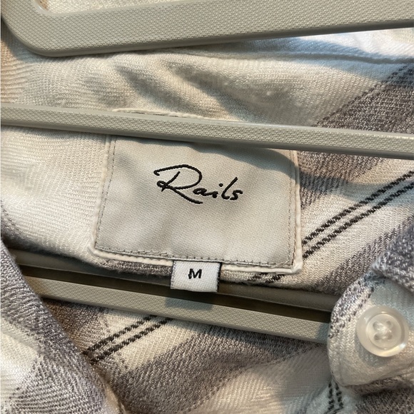 Rails Button down woman’s shirt size‎ Medium - Picture 6 of 12